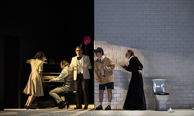 Tra satira e ossessione, l'ultima opera di Molière al Teatro Comunale: Il malato immaginario