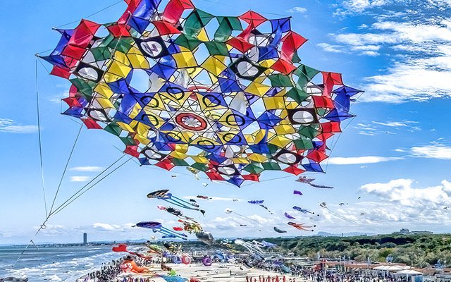 ARTEVENTO CERVIA 2025 | SPECIAL YEAR: iI Festival Internazionale dell'Aquilone torna a Cervia dal 19 aprile al 4 maggio per festeggiare il traguardo della 45° edizione